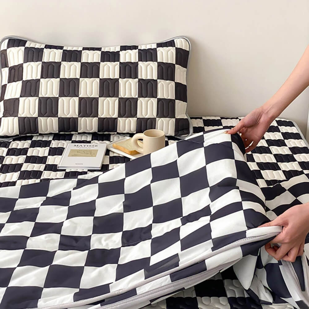 CoolDream Latex Ice Silk Bedding Set - Fitted sheet and pillowcases